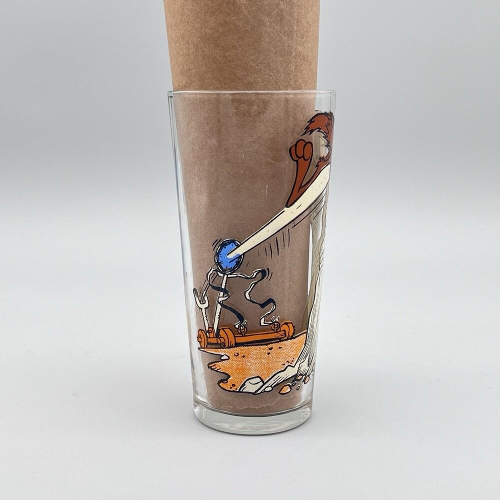 Vintage 1976 Pepsi Looney Tunes Collector Series Coyote Catapult Road Runner